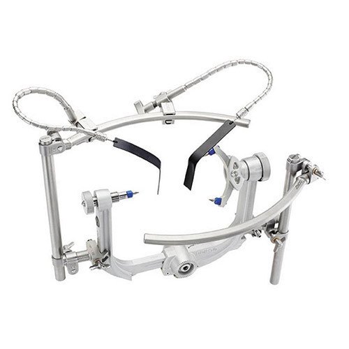 Leyla Retractors